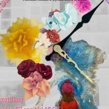 Momo tar over salen!