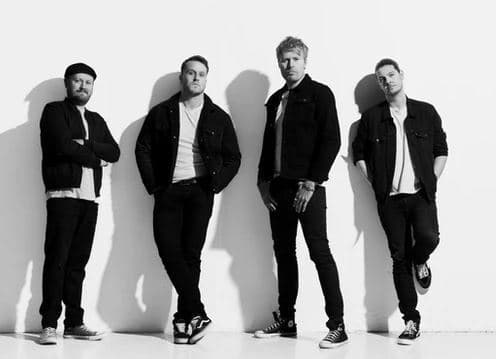 FÅ BILLETTAR // ROTLAUS LIVE // SUNNFJORDSALEN // FØRDE // FREDAG 17/4-2026