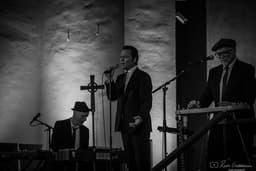 Paal Flaata Trio // Cafe Magenta