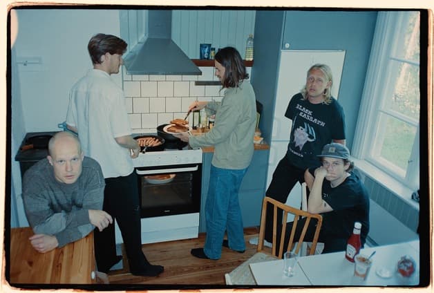 Rekordåren (se) // Supp.: Blurry baby // Revolver