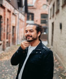 Chris Medina // Cafe Magenta // 2026